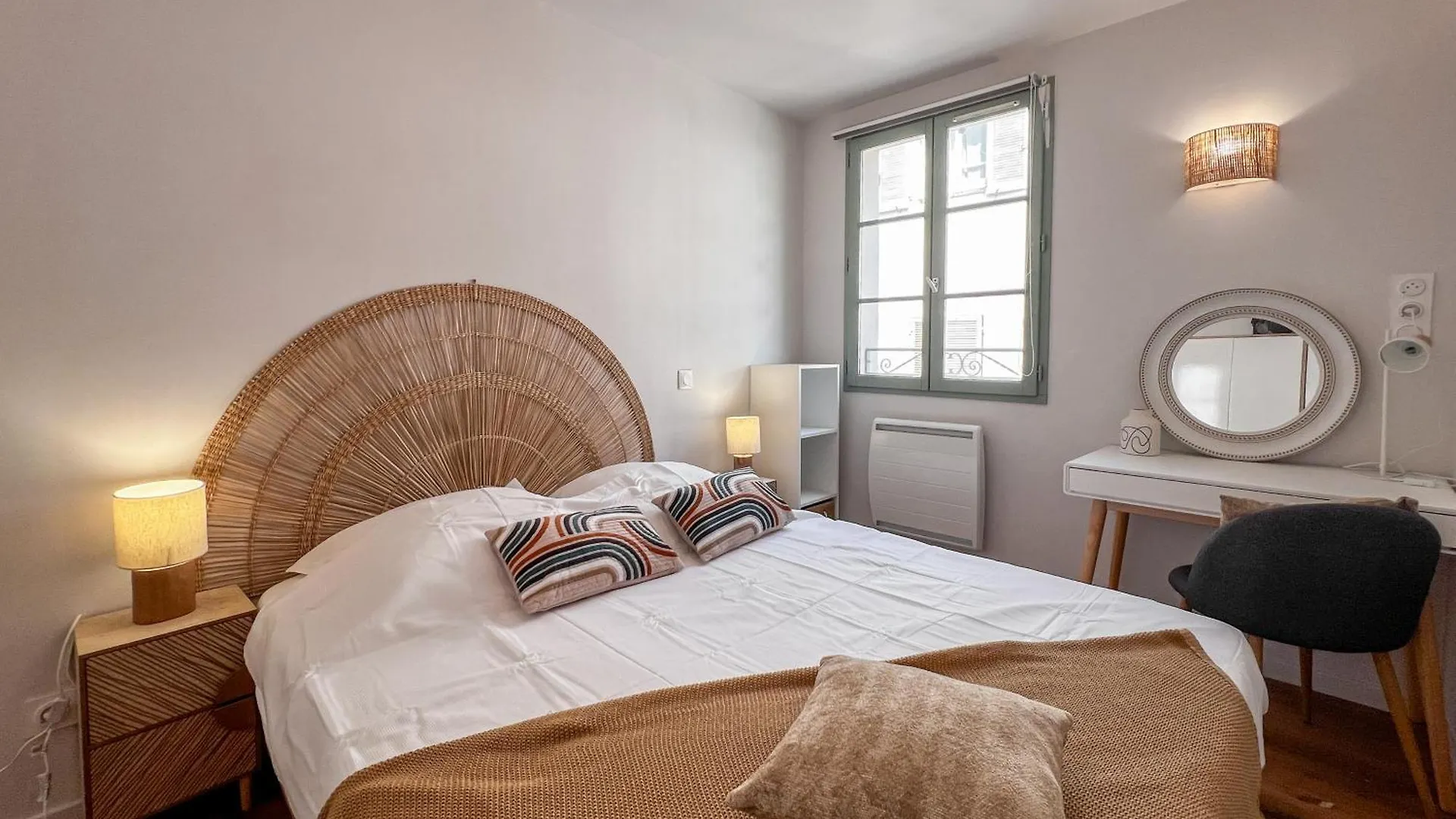 Un Loft D Exception Au Coeur De Toulon 4 Chambres Wifi 0*,